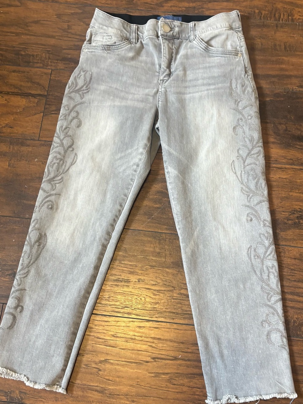 Democracy "Ab"solution Jeans light colored embroidered size 10